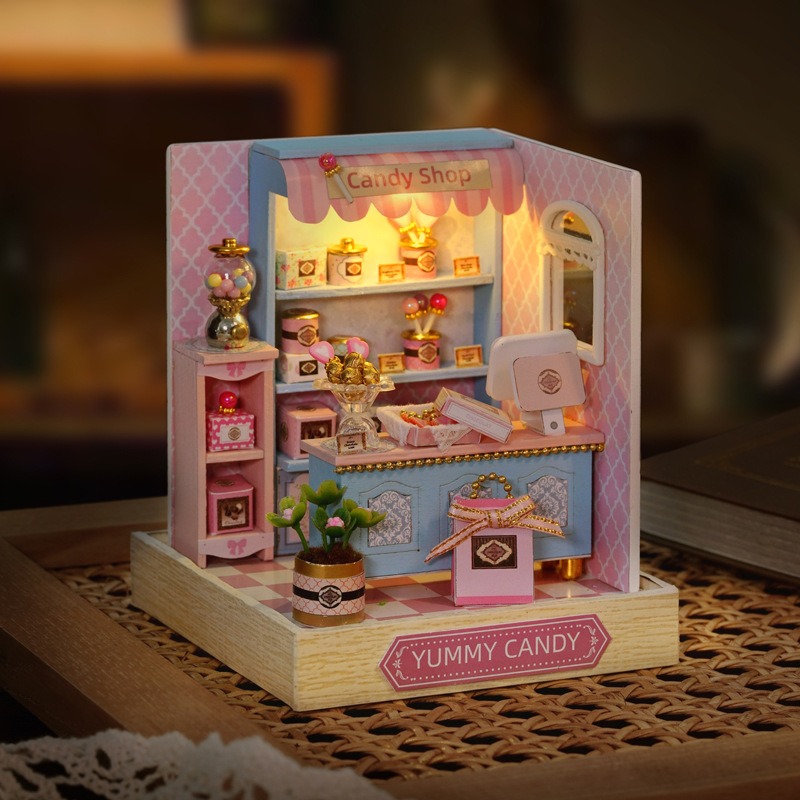 Mini Kit Casa delle Bambole: C - Office Furniture Store recensione e prezzo